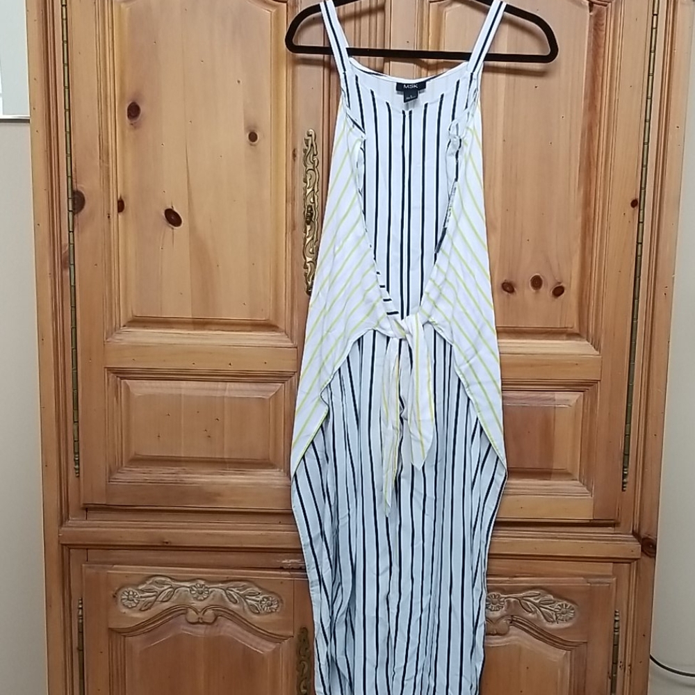 Adorable jumpsuit, great for the summer weather
